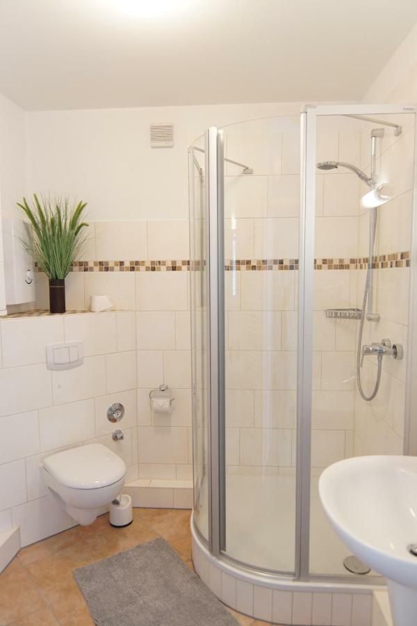 Deichliebe-Steuerrad Apartment Busum Exterior photo